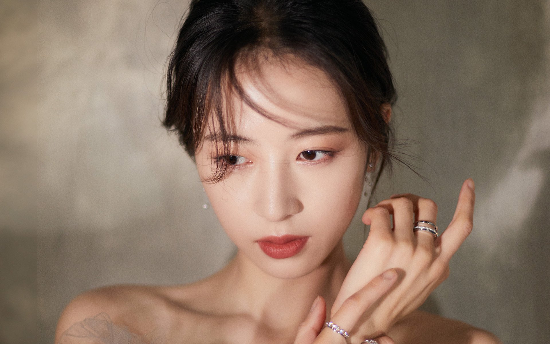 爱游戏体育app-_梦幻灯光体育表演：科技点亮夜空_，梦幻灯光秀美术教案