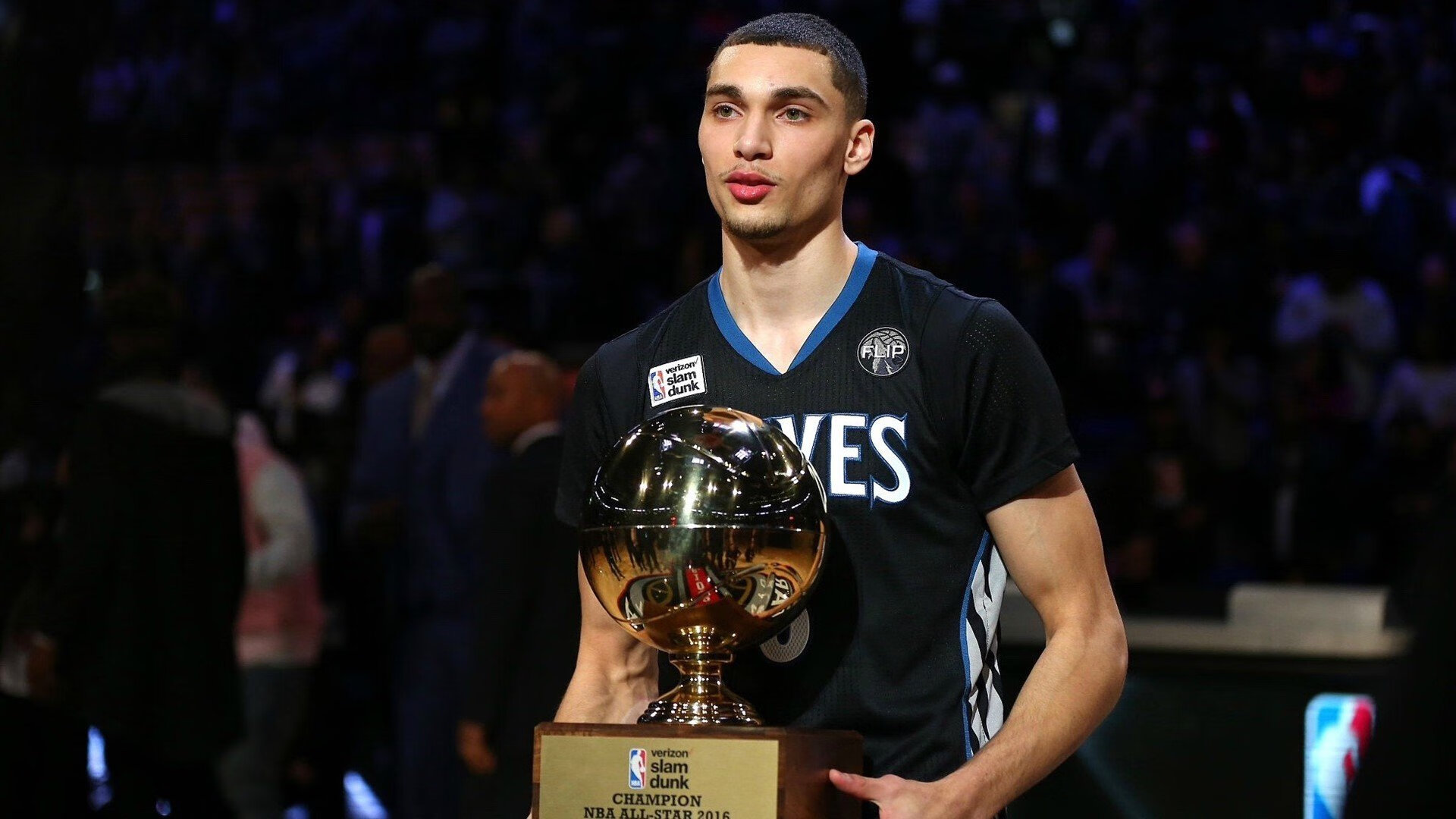 ayx爱游戏官网-火箭控卫接受采访称期待带队打进季后赛，火箭队回访